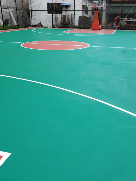 施甸 球场长期使用易出现地面开裂